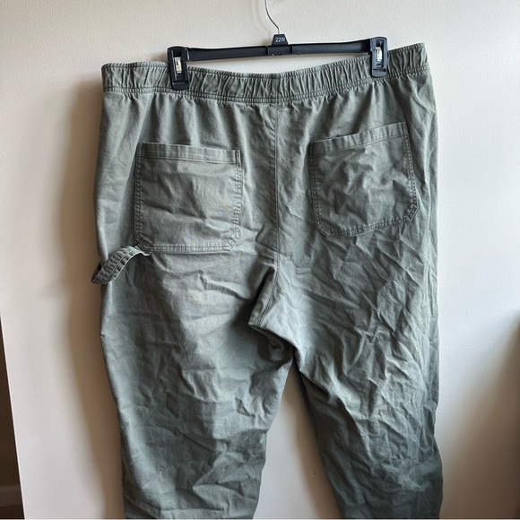 Old Navy High Waisted Utility Pant - Picture 4 of 4
